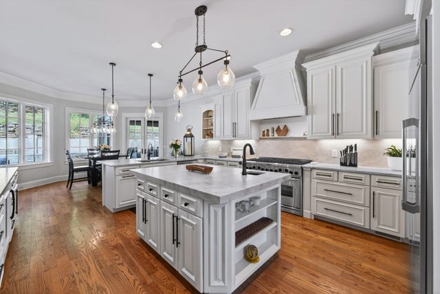 672 Legends Crest Dr, Franklin, TN 37069