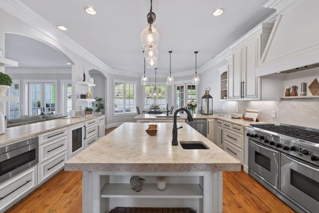 672 Legends Crest Dr, Franklin, TN 37069