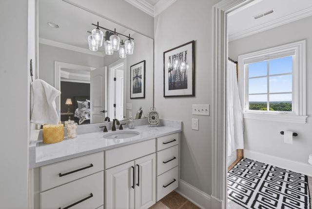 672 Legends Crest Dr, Franklin, TN 37069