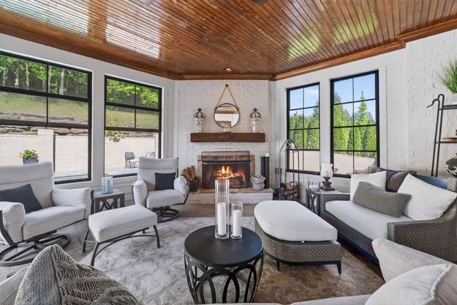 672 Legends Crest Dr, Franklin, TN 37069