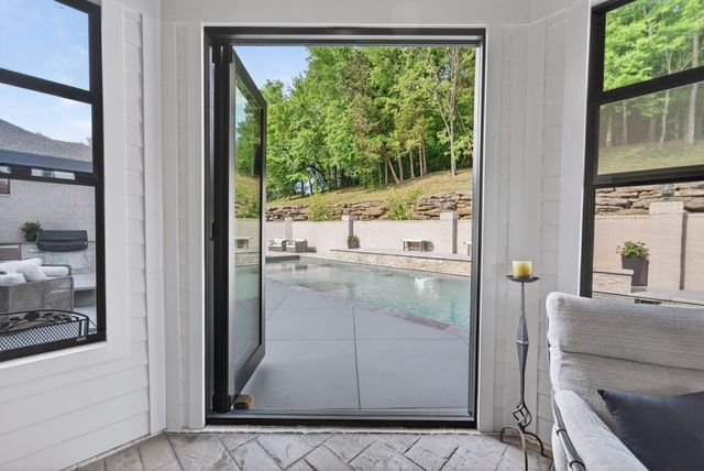 672 Legends Crest Dr, Franklin, TN 37069