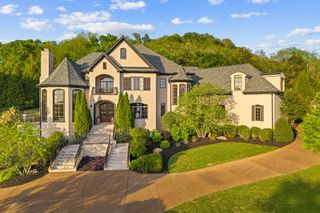 672 Legends Crest Dr, Franklin, TN 37069