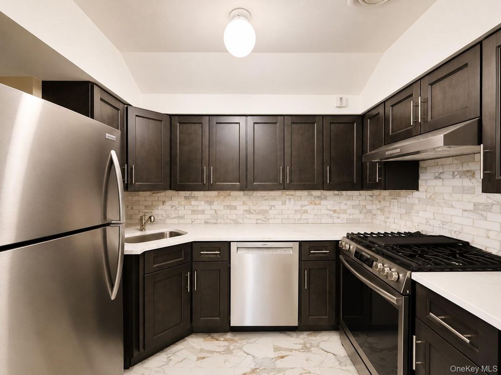 2357 Demeyer Street, Bronx, NY 10469 — photo 4