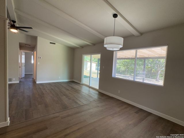 106 Woodview, Live Oak, TX 78233