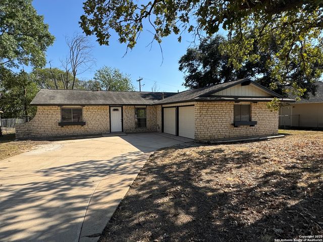 106 Woodview, Live Oak, TX 78233