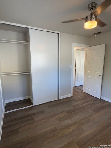 106 Woodview, Live Oak, TX 78233