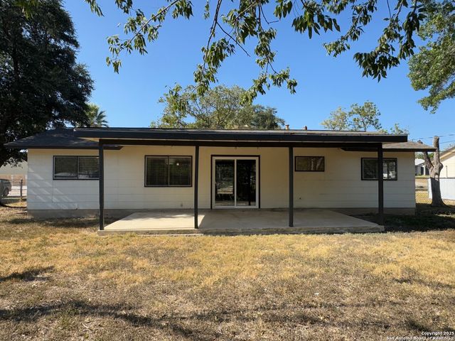 106 Woodview, Live Oak, TX 78233