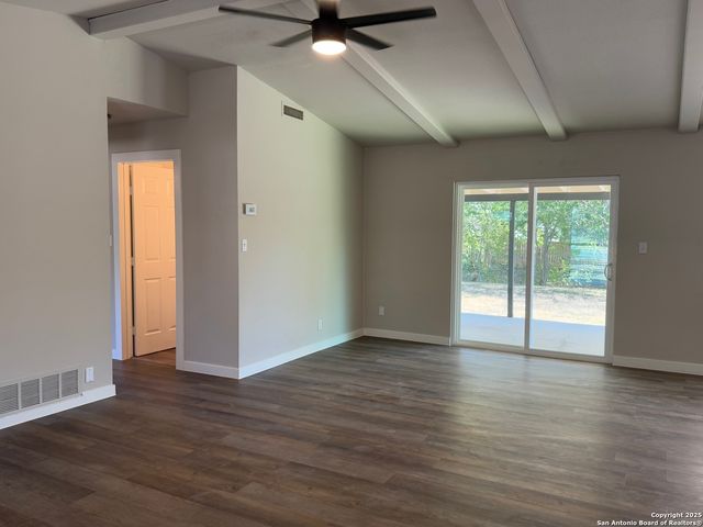 106 Woodview, Live Oak, TX 78233