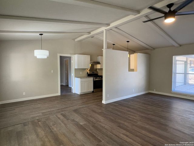 106 Woodview, Live Oak, TX 78233