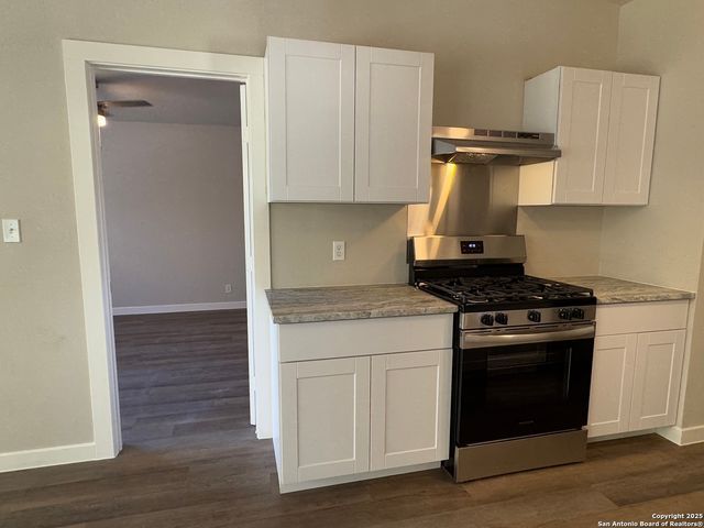 106 Woodview, Live Oak, TX 78233