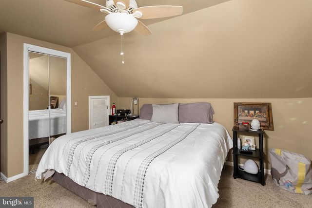 3 VILLAGE CT, Hamilton, NJ 08690