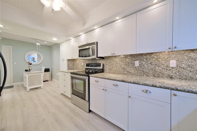 3605 AVENIDA MADERA A, Bradenton, FL 34210