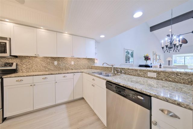 3605 AVENIDA MADERA A, Bradenton, FL 34210