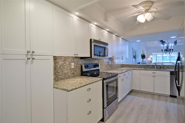 3605 AVENIDA MADERA A, Bradenton, FL 34210