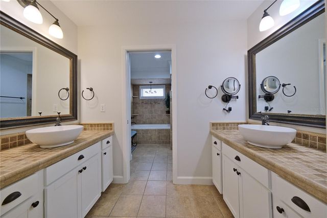 3605 AVENIDA MADERA A, Bradenton, FL 34210