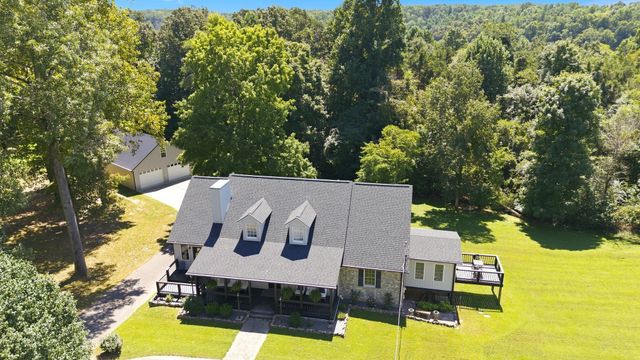 1032 Trainer Ave, Burns, TN 37029