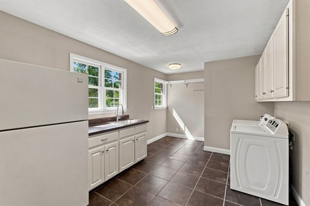 1032 Trainer Ave, Burns, TN 37029