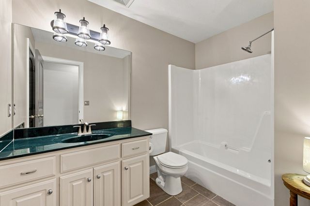 1032 Trainer Ave, Burns, TN 37029