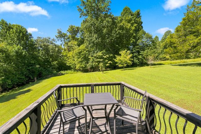 1032 Trainer Ave, Burns, TN 37029