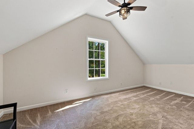 1032 Trainer Ave, Burns, TN 37029