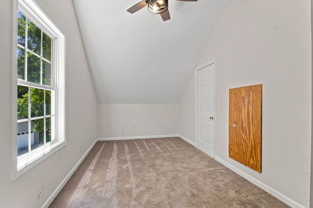 1032 Trainer Ave, Burns, TN 37029