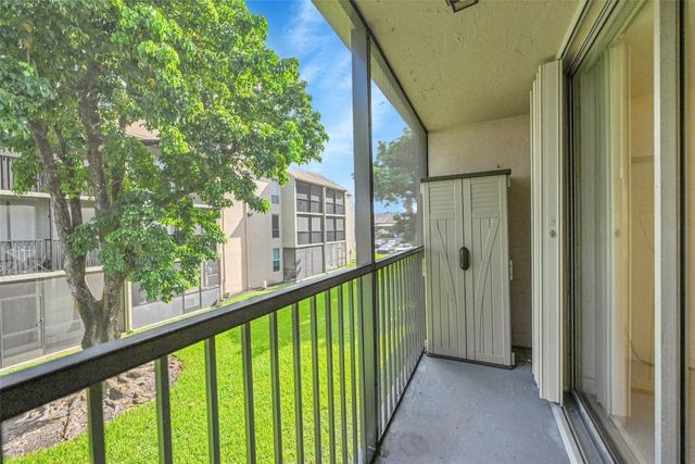 7173 Orange Drive 215B, Davie, FL 33314