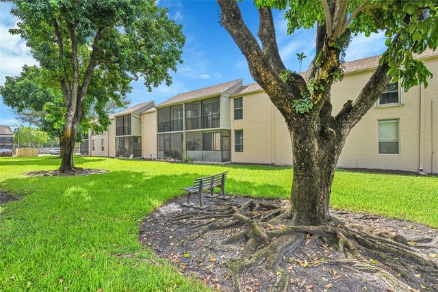 7173 Orange Drive 215B, Davie, FL 33314