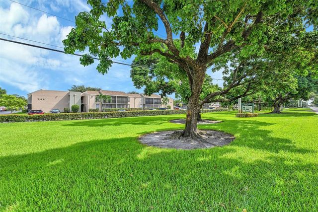 7173 Orange Drive 215B, Davie, FL 33314