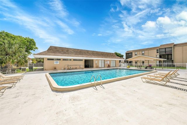 7173 Orange Drive 215B, Davie, FL 33314