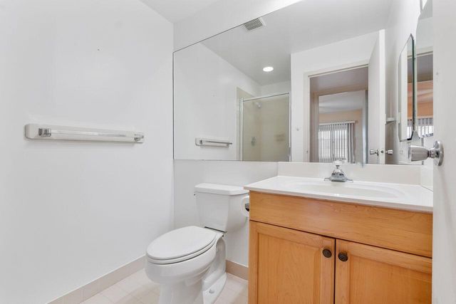 9 Valencia Trail, Delray Beach, FL 33446