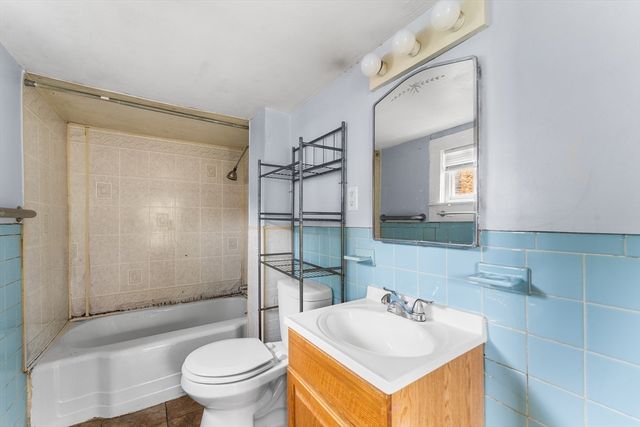 170 Wareham Rd, Marion, MA 02738
