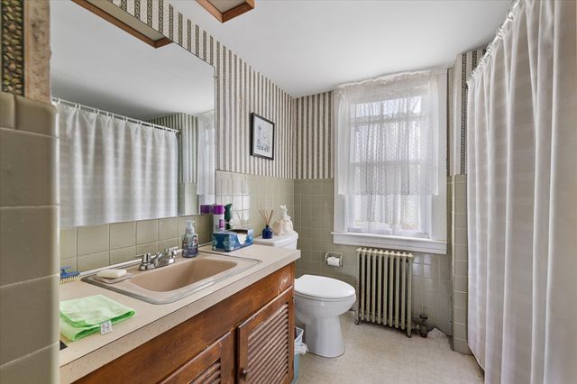 99 Lovett Rd, Oxford, MA 01540