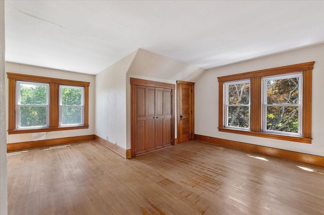99 Lovett Rd, Oxford, MA 01540
