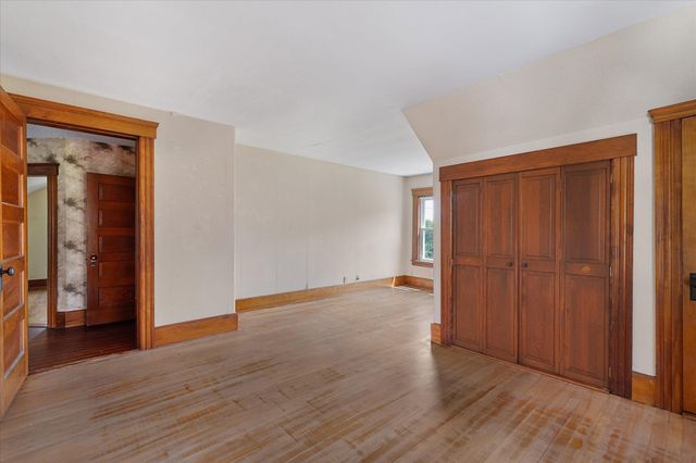 99 Lovett Rd, Oxford, MA 01540