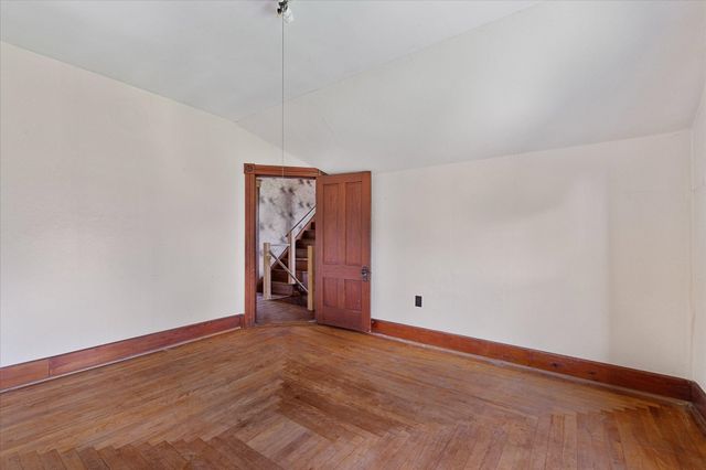 99 Lovett Rd, Oxford, MA 01540