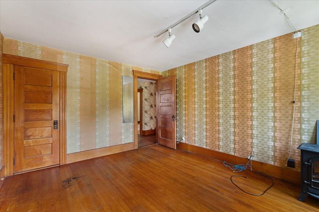 99 Lovett Rd, Oxford, MA 01540