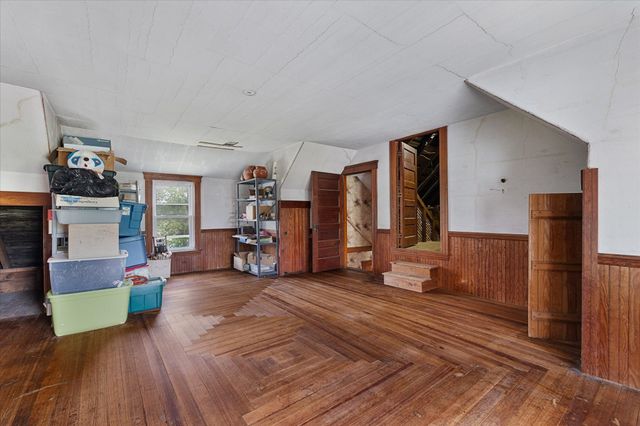 99 Lovett Rd, Oxford, MA 01540