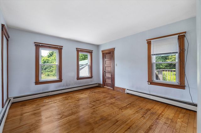 99 Lovett Rd, Oxford, MA 01540