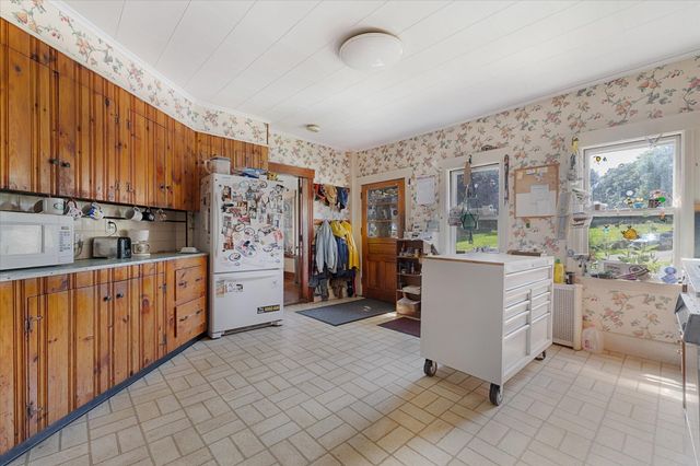 99 Lovett Rd, Oxford, MA 01540