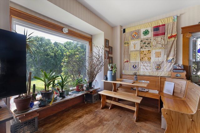 99 Lovett Rd, Oxford, MA 01540