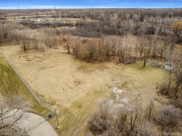 1139 S Dettman Road, Leoni Township, MI 49203