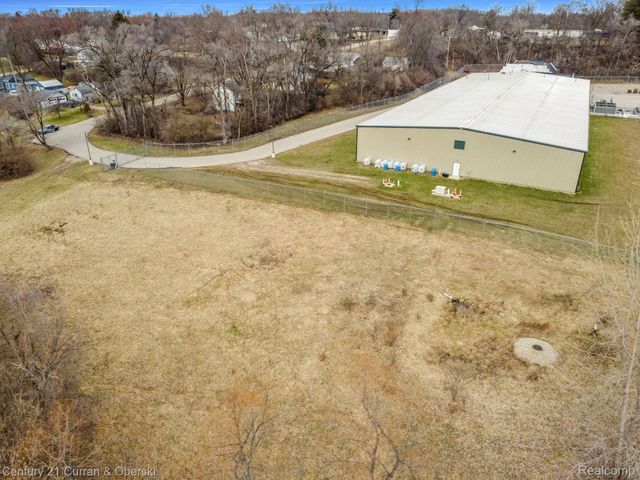 1139 S Dettman Road, Leoni Township, MI 49203