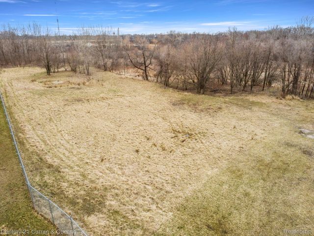 1139 S Dettman Road, Leoni Township, MI 49203