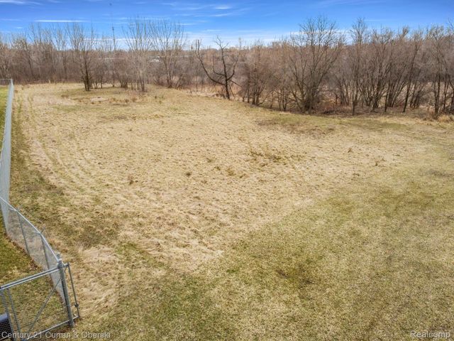 1139 S Dettman Road, Leoni Township, MI 49203