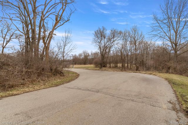 1139 S Dettman Road, Leoni Township, MI 49203