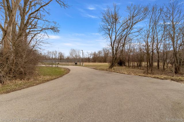 1139 S Dettman Road, Leoni Township, MI 49203