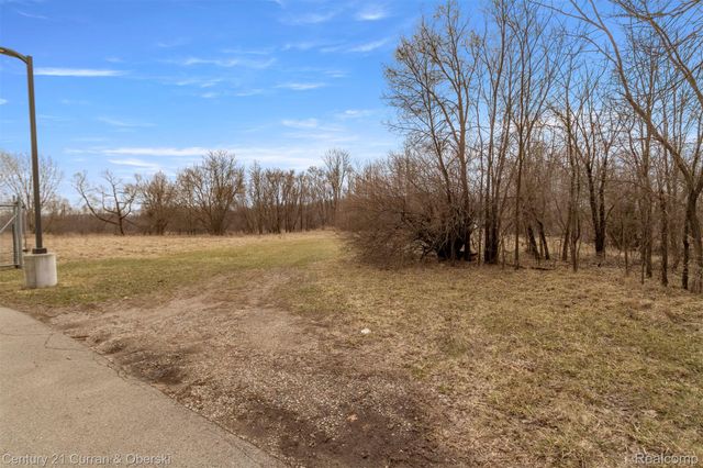 1139 S Dettman Road, Leoni Township, MI 49203