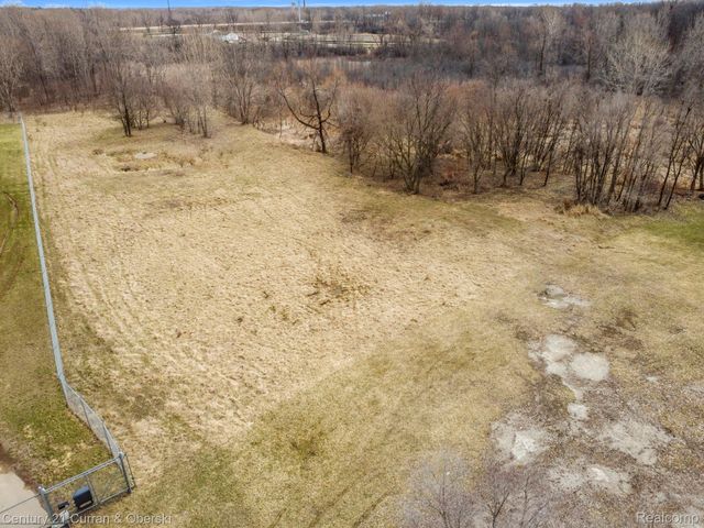 1139 S Dettman Road, Leoni Township, MI 49203