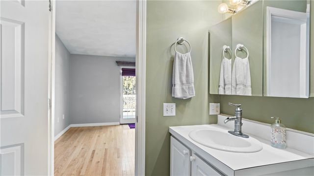 11 College Hill Road 4A, Warwick, RI 02886