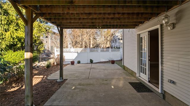 11 College Hill Road 4A, Warwick, RI 02886